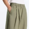 Pantaloni affusolati a pieghe in 100% cotone Pantaloni affusolati a pieghe in 100% cotone