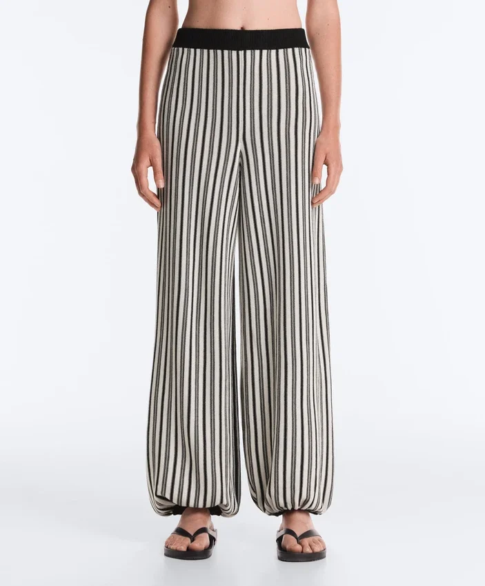 Pantaloni bloomer a righe in maglia Pantaloni bloomer a righe in maglia