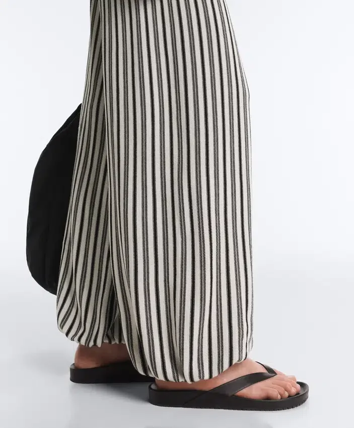 Pantaloni bloomer a righe in maglia Pantaloni bloomer a righe in maglia