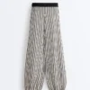 Pantaloni bloomer a righe in maglia Pantaloni bloomer a righe in maglia