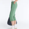 Pantaloni capri in piqué con passanti in cotone Pantaloni capri in piqué con passanti in cotone