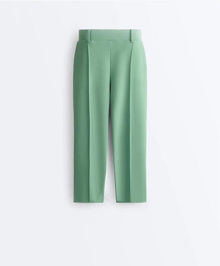 Pantaloni capri in piqué con passanti in cotone Pantaloni capri in piqué con passanti in cotone