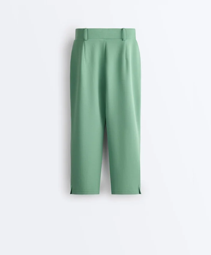 Pantaloni capri in piqué con passanti in cotone Pantaloni capri in piqué con passanti in cotone