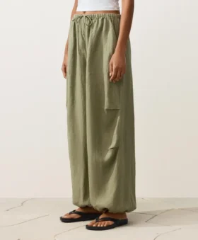 Pantaloni cargo a zampa d’elefante in 100% lino