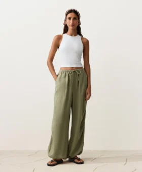 Pantaloni cargo a zampa d’elefante in 100% lino