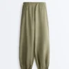 Pantaloni cargo a zampa d’elefante in 100% lino Pantaloni cargo a zampa d’elefante in 100% lino