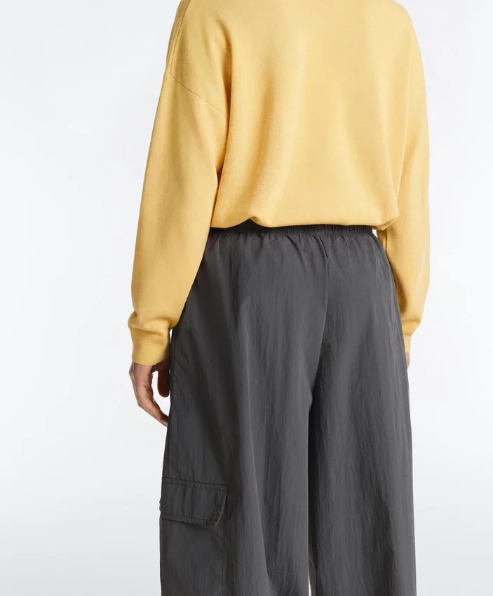Pantaloni cargo in nylon idrorepellente Pantaloni cargo in nylon idrorepellente