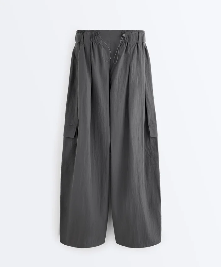 Pantaloni cargo in nylon idrorepellente Pantaloni cargo in nylon idrorepellente