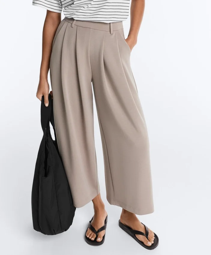 Pantaloni cropped a gamba larga Soft Touch con modal e pieghe Pantaloni cropped a gamba larga Soft Touch con modal e pieghe