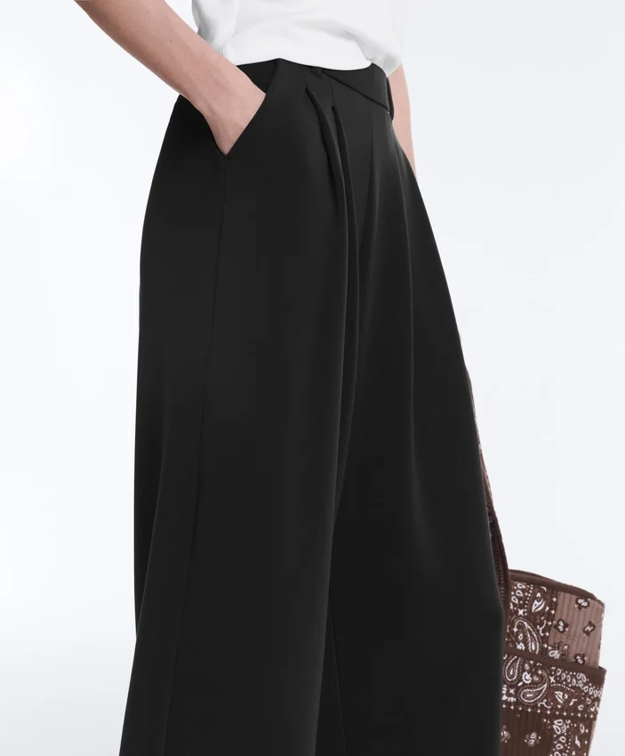 Pantaloni cropped a gamba larga Soft Touch con modal e pieghe Pantaloni cropped a gamba larga Soft Touch con modal e pieghe