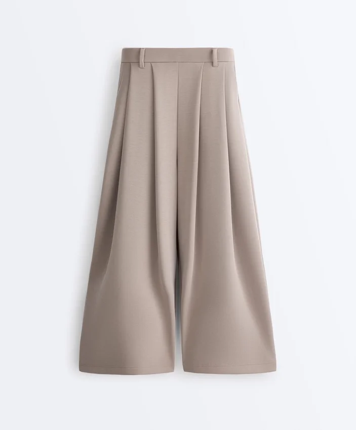 Pantaloni cropped a gamba larga Soft Touch con modal e pieghe Pantaloni cropped a gamba larga Soft Touch con modal e pieghe