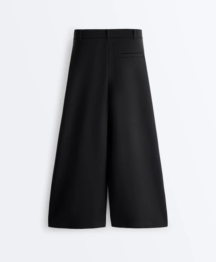 Pantaloni cropped a gamba larga Soft Touch con modal e pieghe Pantaloni cropped a gamba larga Soft Touch con modal e pieghe