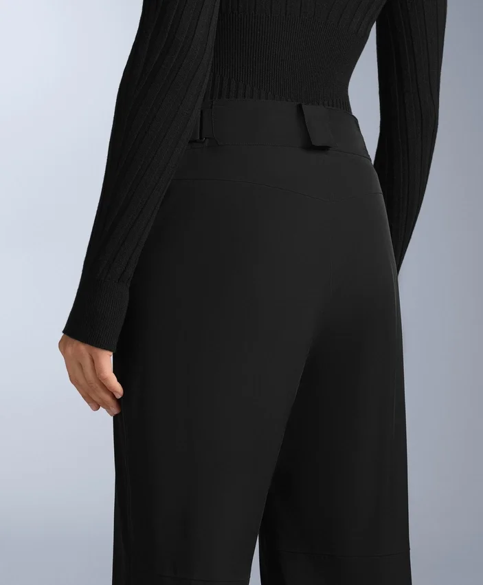 Pantaloni da sci Primaloft® Feel the Performance Tm impermeabili a gamba dritta e dal taglio comodo Pantaloni da sci Primaloft® Feel the Performance Tm impermeabili a gamba dritta e dal taglio comodo
