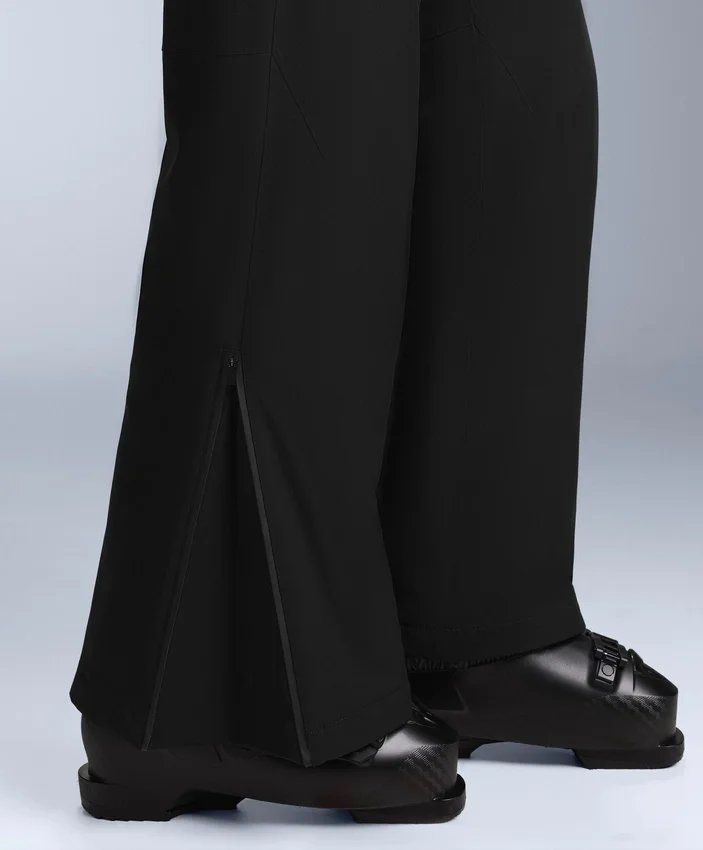 Pantaloni da sci Primaloft® Feel the Performance Tm impermeabili a gamba dritta e dal taglio comodo Pantaloni da sci Primaloft® Feel the Performance Tm impermeabili a gamba dritta e dal taglio comodo