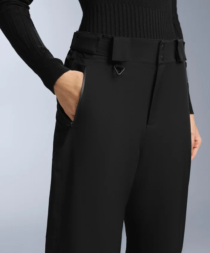 Pantaloni da sci Primaloft® Feel the Performance Tm impermeabili a gamba dritta e dal taglio comodo Pantaloni da sci Primaloft® Feel the Performance Tm impermeabili a gamba dritta e dal taglio comodo