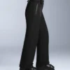 Pantaloni da sci Primaloft® Feel the Performance Tm impermeabili a gamba dritta e dal taglio comodo Pantaloni da sci Primaloft® Feel the Performance Tm impermeabili a gamba dritta e dal taglio comodo