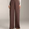 Pantaloni dritti a gamba larga a costine in modal spazzolato Pantaloni dritti a gamba larga a costine in modal spazzolato