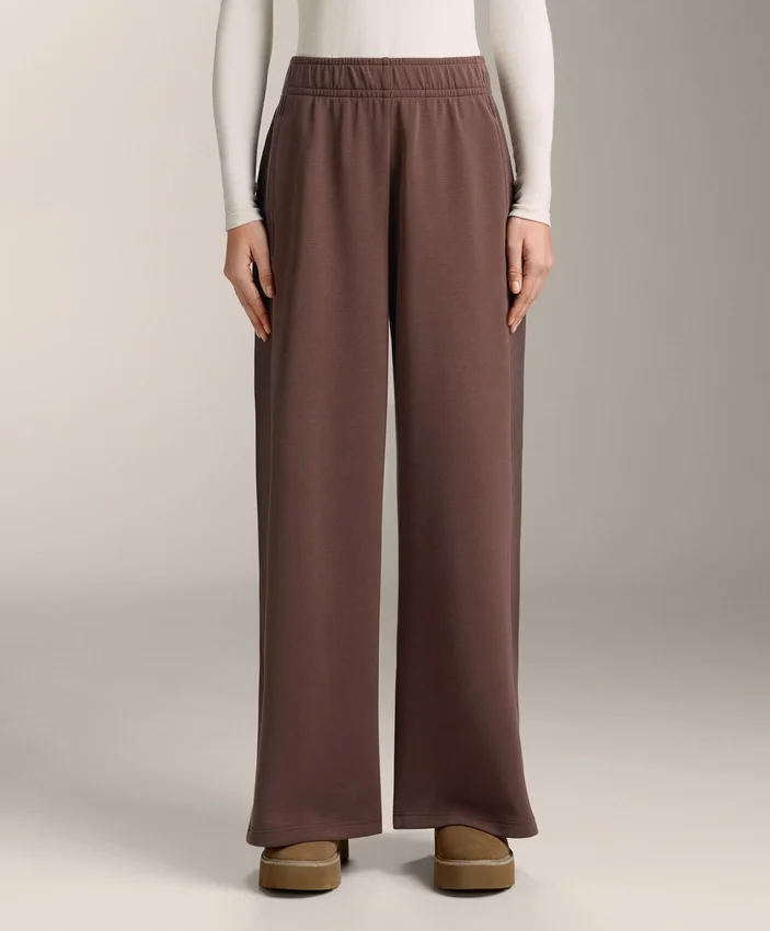 Pantaloni dritti a gamba larga a costine in modal spazzolato Pantaloni dritti a gamba larga a costine in modal spazzolato