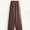 Pantaloni dritti a gamba larga a costine in modal spazzolato Pantaloni dritti a gamba larga a costine in modal spazzolato