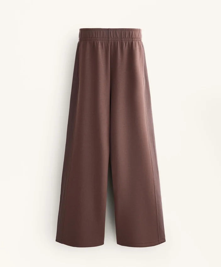 Pantaloni dritti a gamba larga a costine in modal spazzolato Pantaloni dritti a gamba larga a costine in modal spazzolato