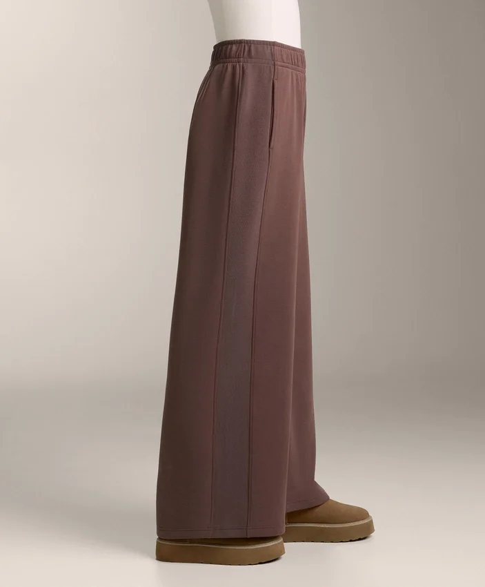 Pantaloni dritti a gamba larga a costine in modal spazzolato Pantaloni dritti a gamba larga a costine in modal spazzolato