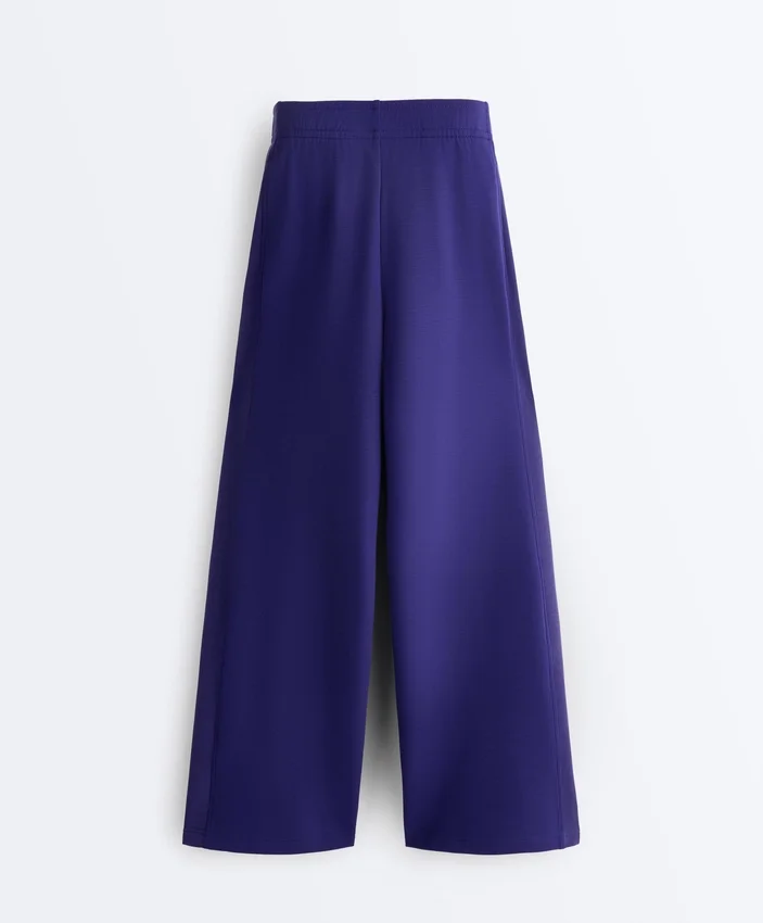 Pantaloni dritti a gamba larga a costine in modal spazzolato Pantaloni dritti a gamba larga a costine in modal spazzolato