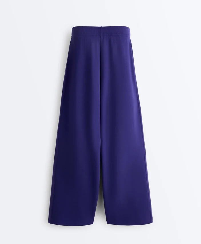 Pantaloni dritti a gamba larga a costine in modal spazzolato Pantaloni dritti a gamba larga a costine in modal spazzolato