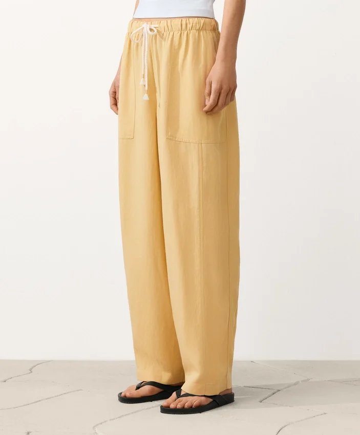 Pantaloni dritti in misto lyocell e 24% lino Pantaloni dritti in misto lyocell e 24% lino