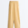 Pantaloni dritti in misto lyocell e 24% lino Pantaloni dritti in misto lyocell e 24% lino