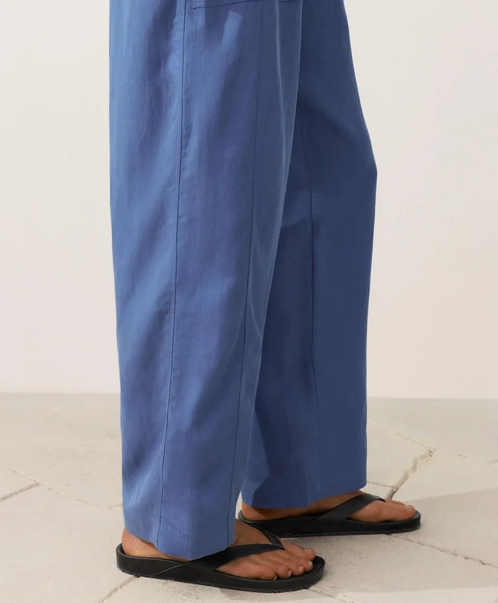 Pantaloni dritti in misto lyocell e 24% lino Pantaloni dritti in misto lyocell e 24% lino