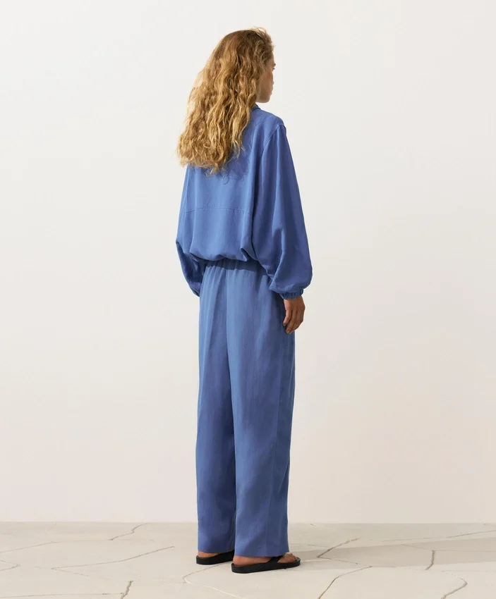 Pantaloni dritti in misto lyocell e 24% lino Pantaloni dritti in misto lyocell e 24% lino