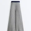 Pantaloni in maglia a gamba larga a righe diagonali Pantaloni in maglia a gamba larga a righe diagonali