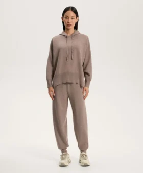 Maglione lungo in maglia con cappuccio