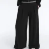 Pantaloni lunghi a gamba larga in modal Soft Touch e con pieghe Pantaloni lunghi a gamba larga in modal Soft Touch e con pieghe