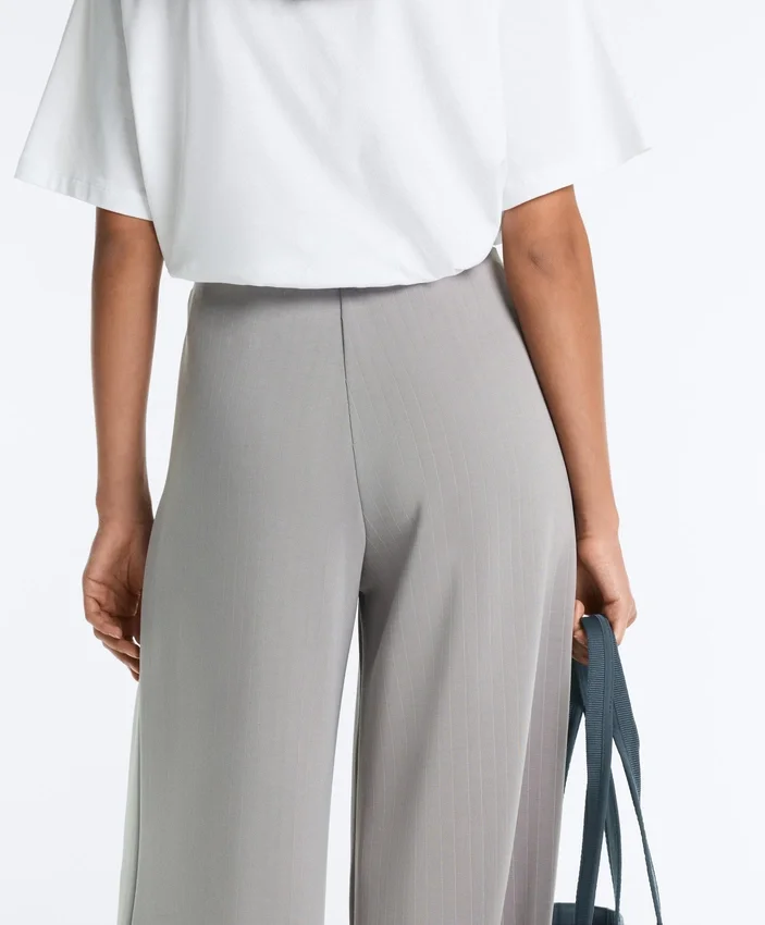 Pantaloni lunghi a pieghe in modal Soft Touch Pantaloni lunghi a pieghe in modal Soft Touch