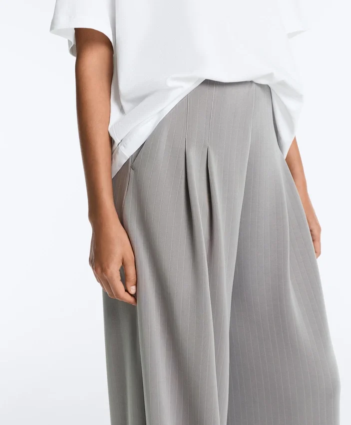 Pantaloni lunghi a pieghe in modal Soft Touch Pantaloni lunghi a pieghe in modal Soft Touch