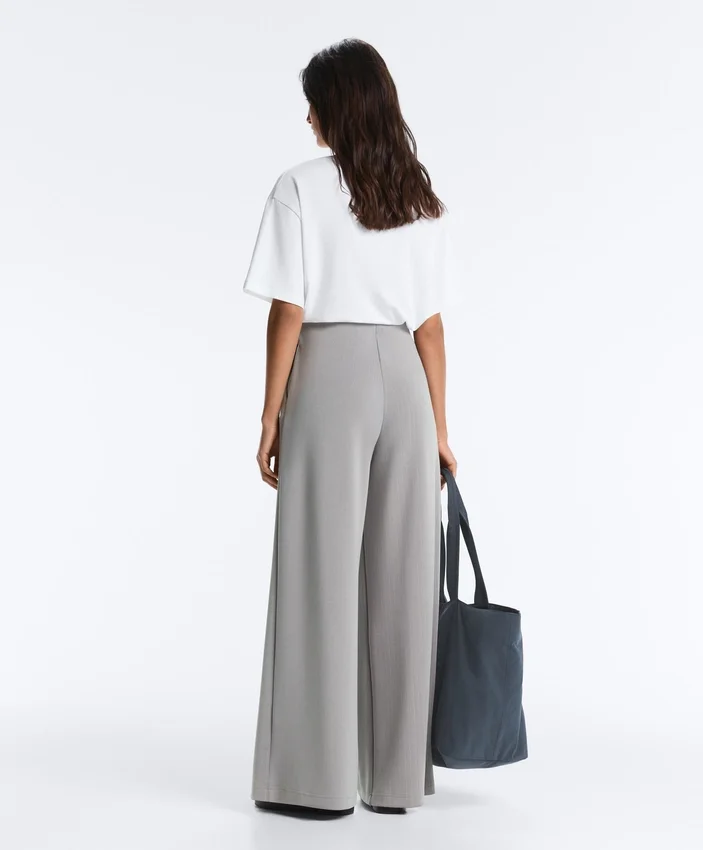 Pantaloni lunghi a pieghe in modal Soft Touch Pantaloni lunghi a pieghe in modal Soft Touch
