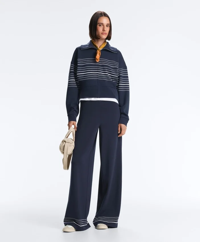 Pantaloni Soft Touch in modal morbido al tatto con dettagli a righe marinare Pantaloni Soft Touch in modal morbido al tatto con dettagli a righe marinare