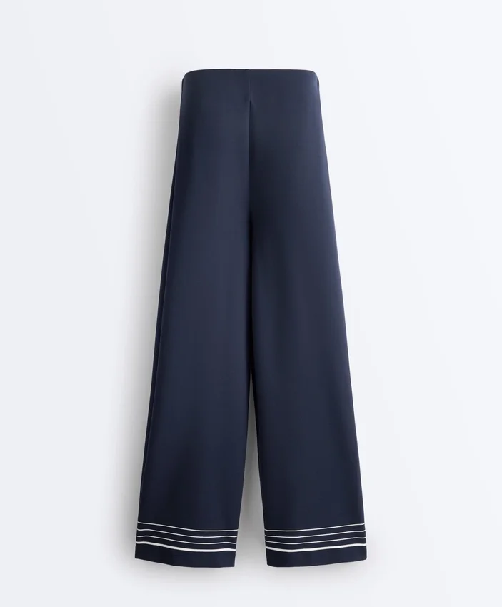 Pantaloni Soft Touch in modal morbido al tatto con dettagli a righe marinare Pantaloni Soft Touch in modal morbido al tatto con dettagli a righe marinare