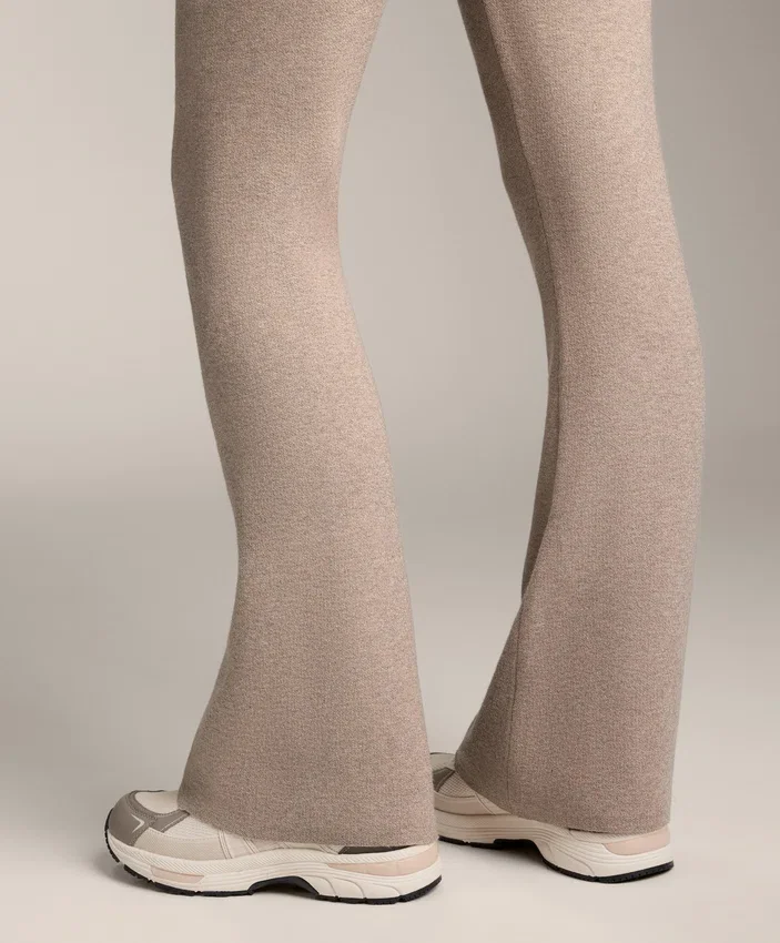 Pantaloni svasati in maglia Pantaloni svasati in maglia