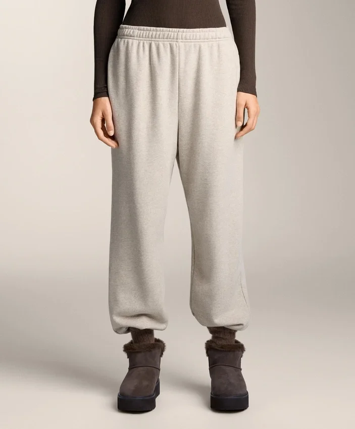 Pantaloni tuta in cotone dalla vestibilità comoda Pantaloni tuta in cotone dalla vestibilità comoda