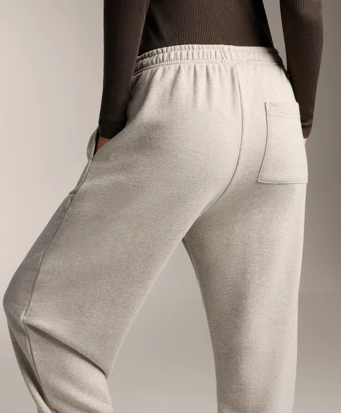 Pantaloni tuta in cotone dalla vestibilità comoda Pantaloni tuta in cotone dalla vestibilità comoda