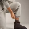 Pantaloni tuta in cotone dalla vestibilità comoda Pantaloni tuta in cotone dalla vestibilità comoda