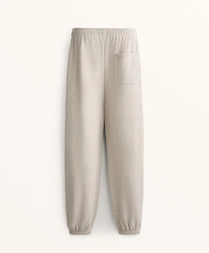 Pantaloni tuta in cotone dalla vestibilità comoda Pantaloni tuta in cotone dalla vestibilità comoda