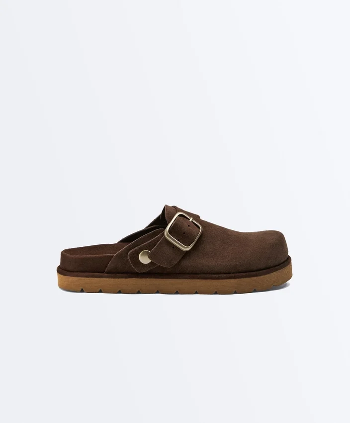 Sabot in pelle crosta con fibbia Sabot in pelle crosta con fibbia