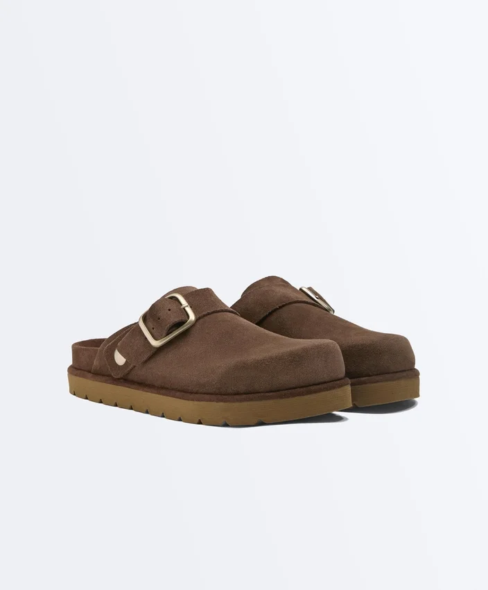 Sabot in pelle crosta con fibbia Sabot in pelle crosta con fibbia