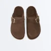 Sabot in pelle crosta con fibbia Sabot in pelle crosta con fibbia