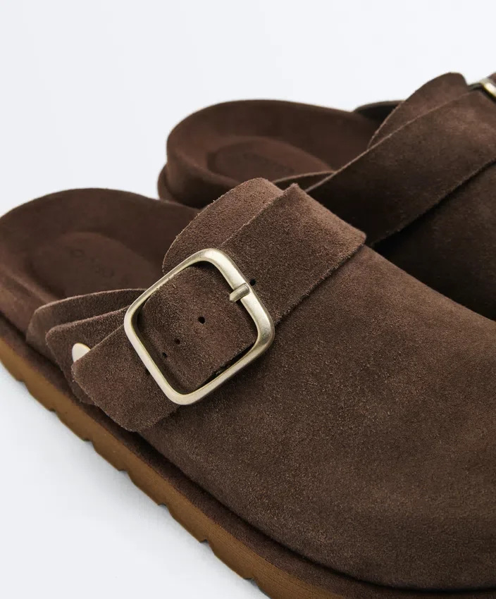 Sabot in pelle crosta con fibbia Sabot in pelle crosta con fibbia