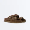 Sandali con plateau in pelle crosta con fibbia Sandali con plateau in pelle crosta con fibbia