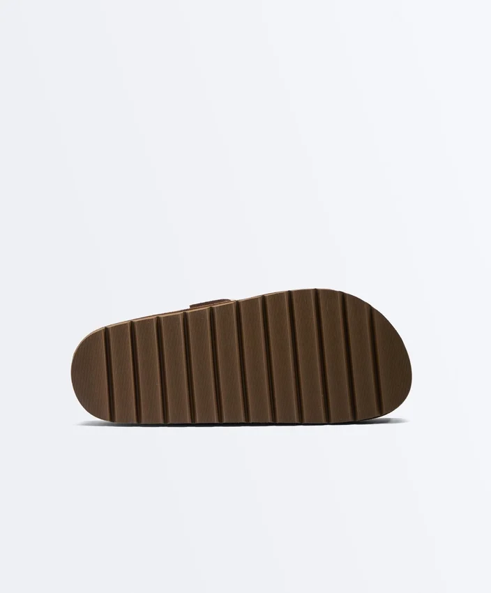Sandali con plateau in pelle crosta con fibbia Sandali con plateau in pelle crosta con fibbia